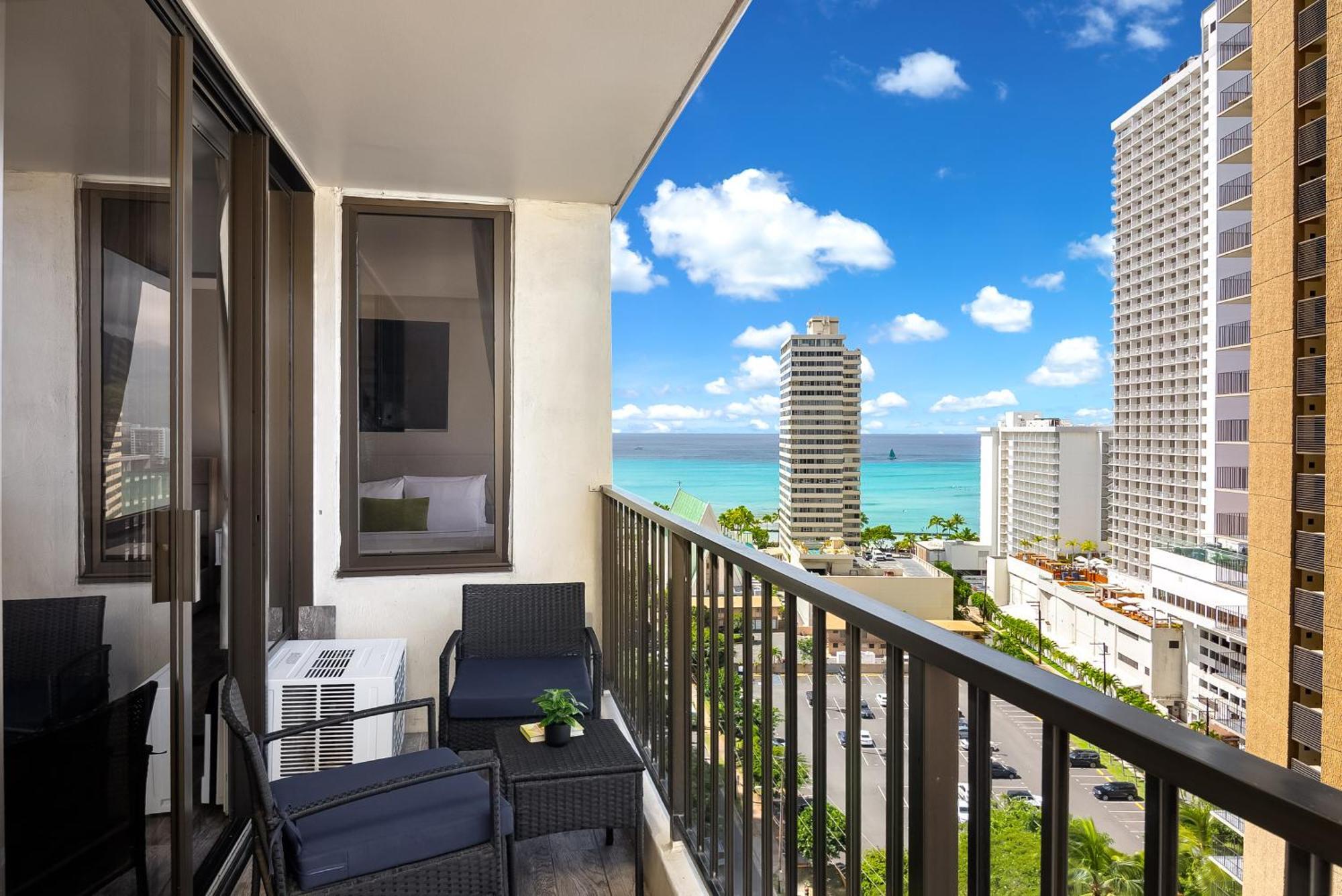 Aloha Vibes With Ocean Views, Near Beach & Parking! Honolulu Exterior photo
